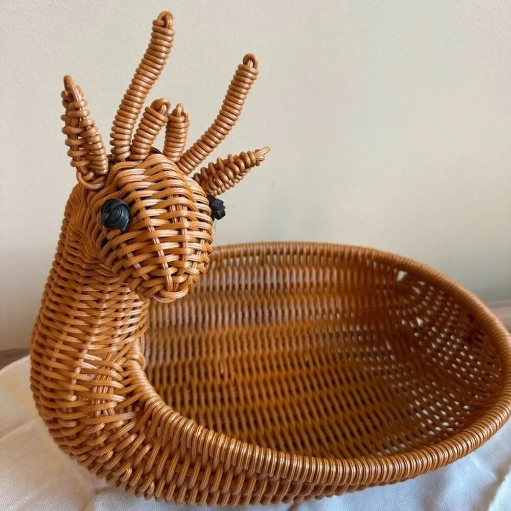 Rattan Deer Basket Reindeer Thanksgiving Holiday Gift Basket celebration decor